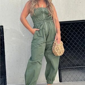 Ruched Elastic Front Zipper Cargo Sleeveless Jumpsuit